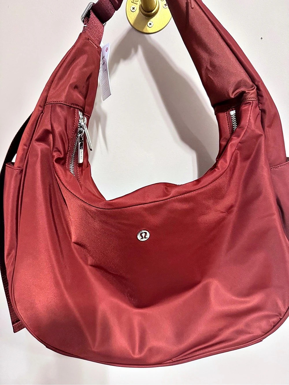 lululemon city essentials oversized Shoulder Bag in cranberry charm NWT